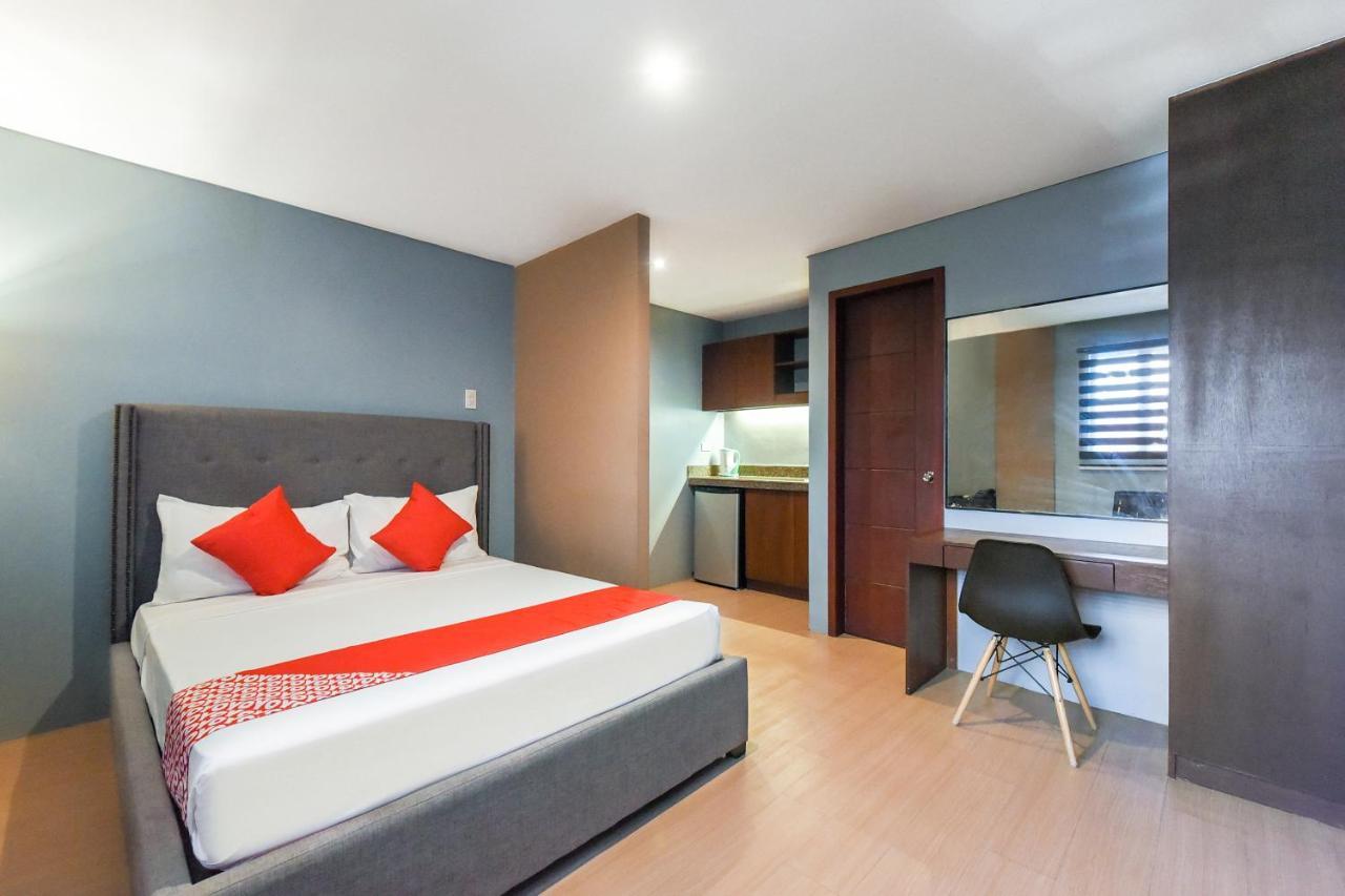 Oyo 111 The Chipper Hotel Кесон-Сити Экстерьер фото