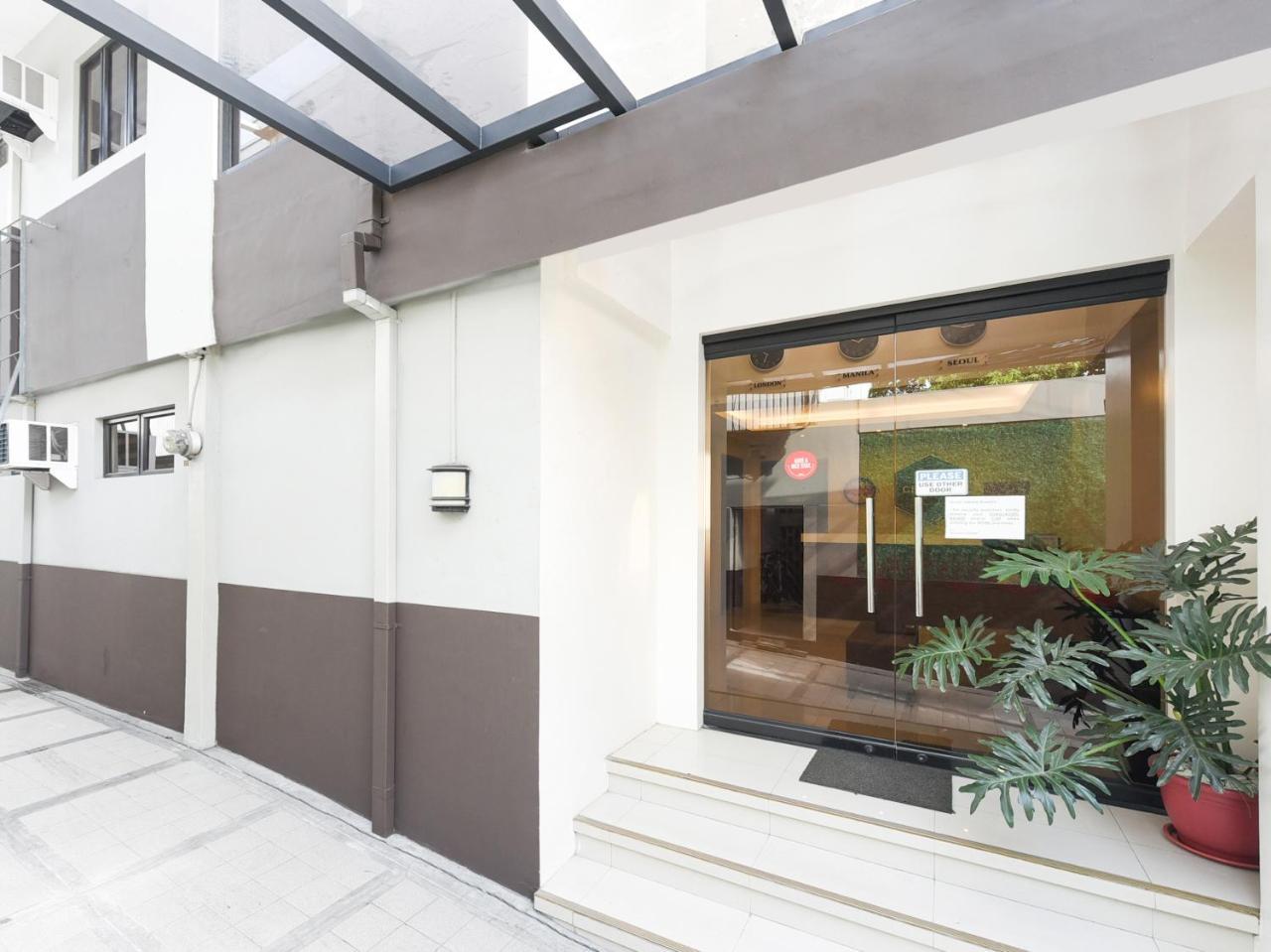 Oyo 111 The Chipper Hotel Кесон-Сити Экстерьер фото